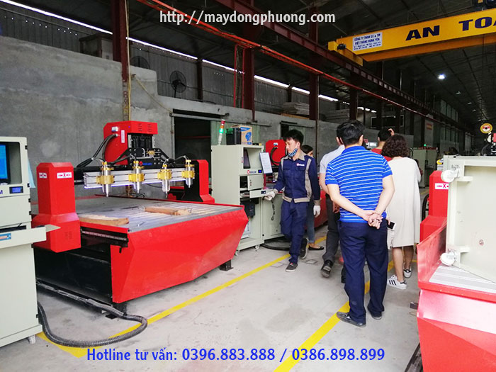 Máy CNC điêu khắc gỗ 1325-4