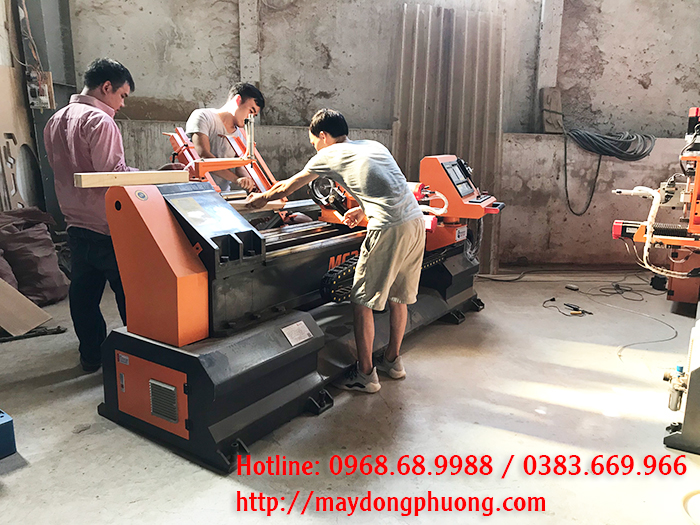 Máy tiện gỗ tự động Đông Phương Hà Nội