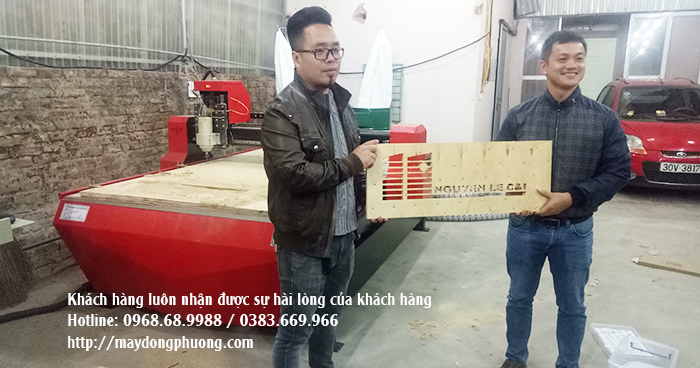 máy cnc cắt quảng cáo