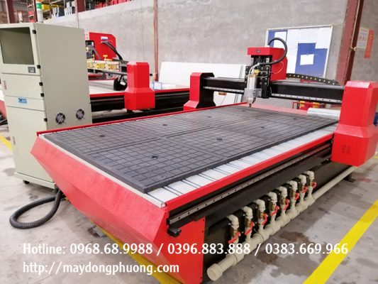 máy cnc 1325-1 có bàn hút chân không