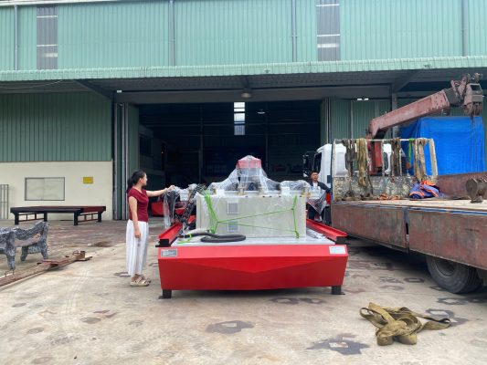 1 may duc cnc nha go